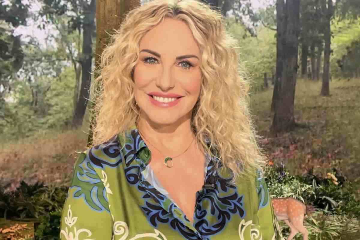 La conduttrice di Rai 1, nota per il programma È sempre mezzogiorno, ha abbracciato una vita a contatto con la natura